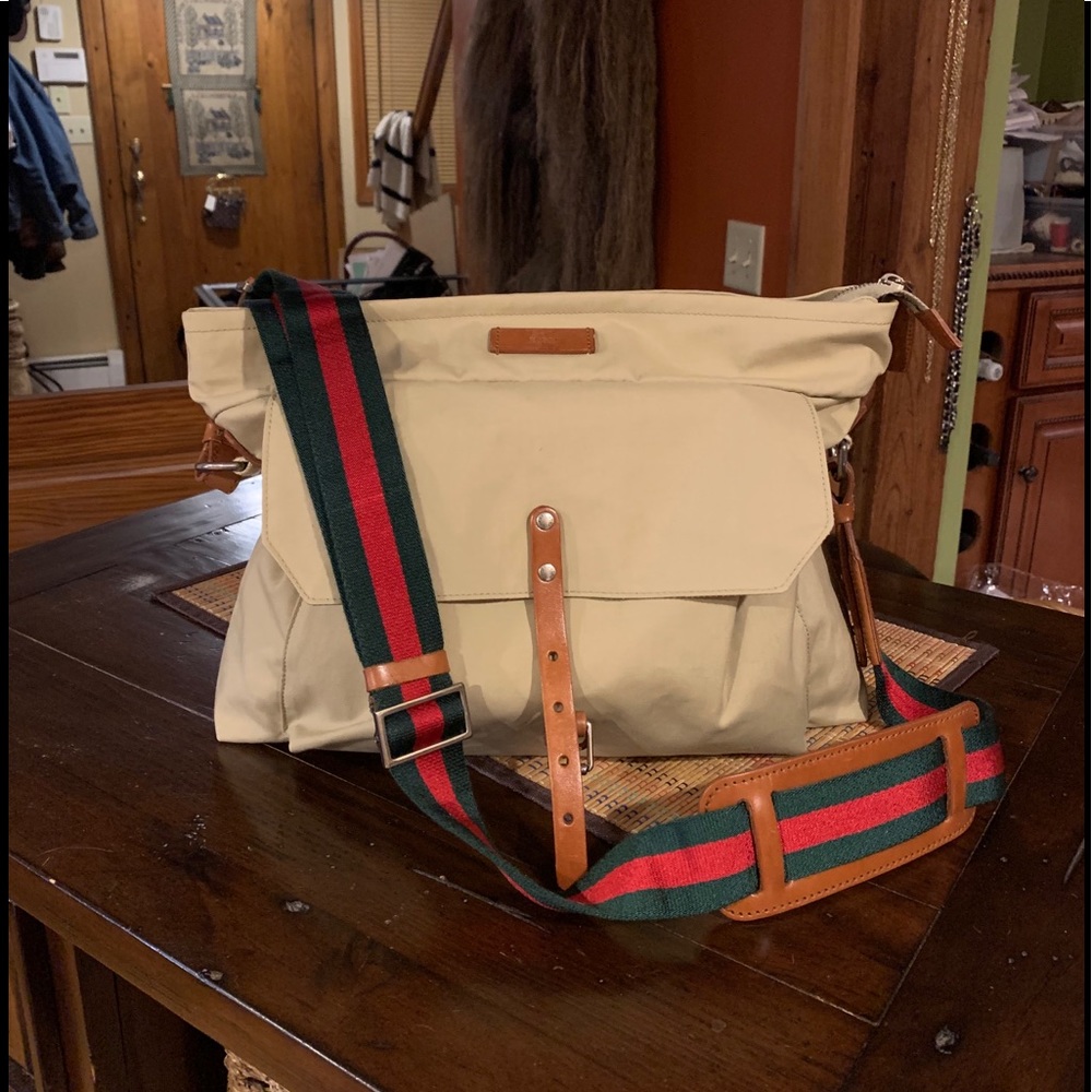 ❗️SOLD on ♏️❗️ GUCCI MESSENGER Unisex RARE Travel in Style💥♥️🔥 Beautiful - Picture 4 of 16